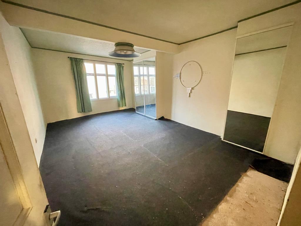 Lot: 130 - DETACHED MIXED USE PROPERTY WITH MOORINGS AT REAR - Bedroom two